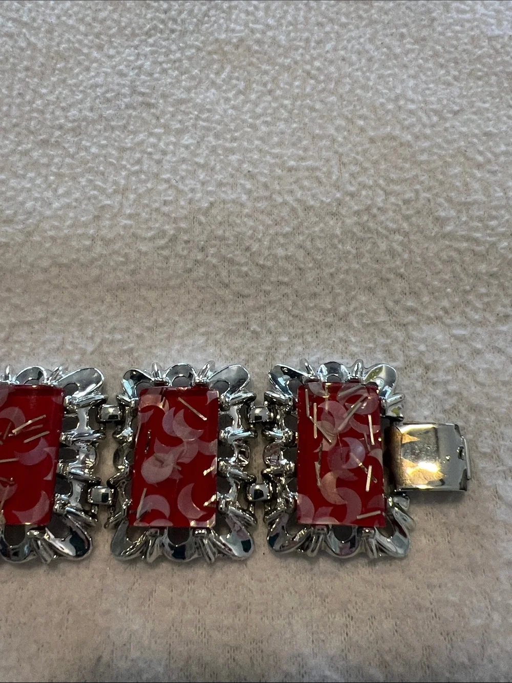 Gorgeous Red and Silver Statement Bracelet - Picture 5 of 13